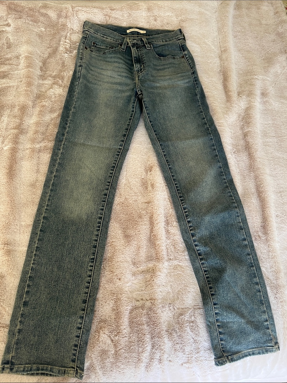Women’s Levi’s Dark Wash Straight-Leg Jeans - Blue